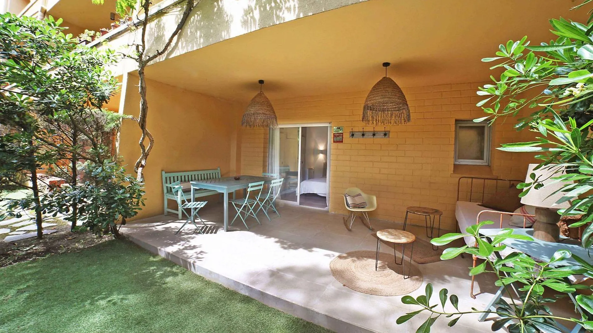Apartamento Golf Beach House, Duplex Con Jardin En Pals